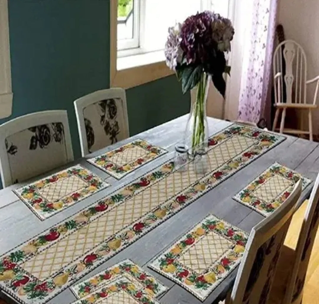 Table runner with 6 Mat DM609
