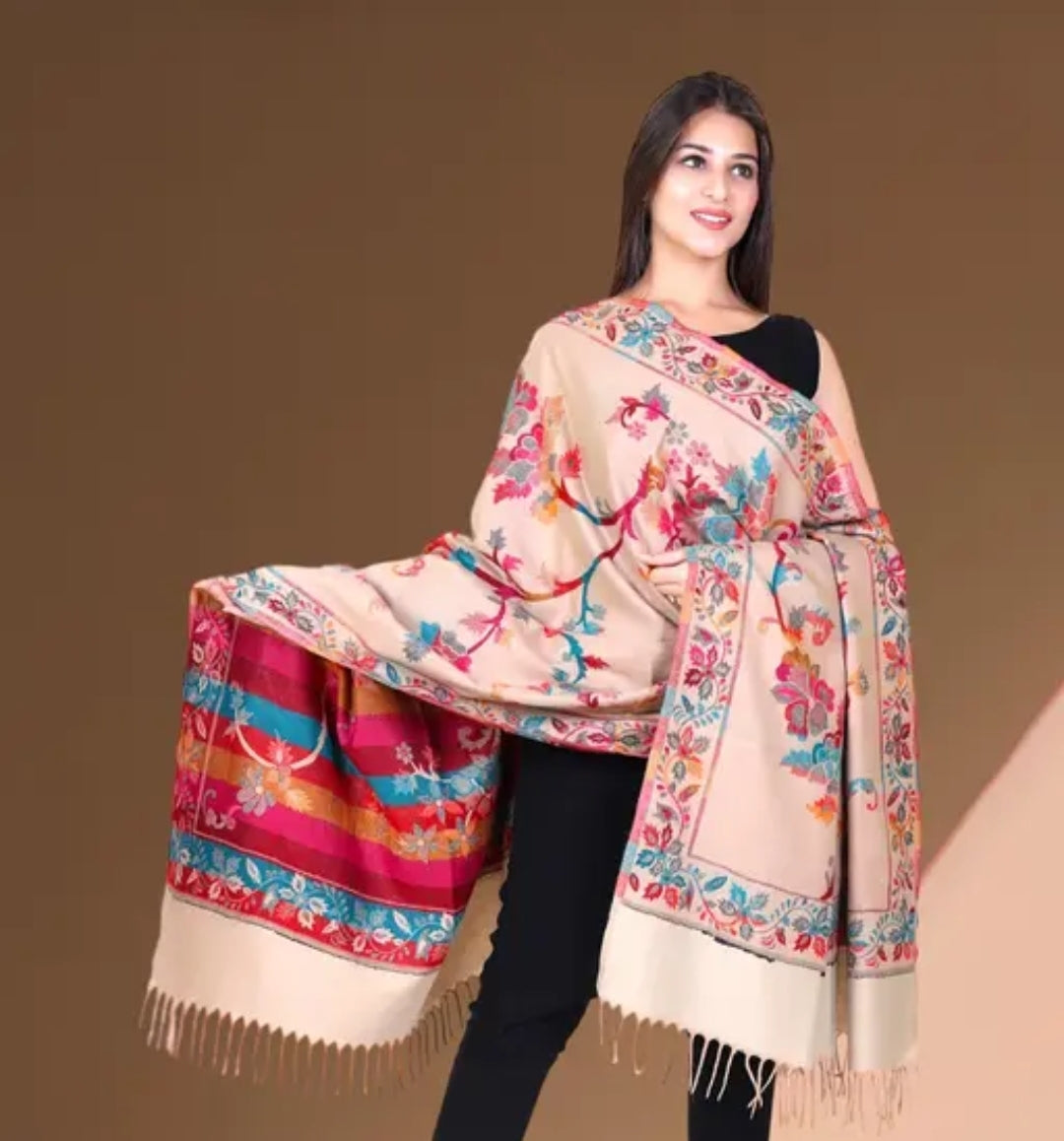 Woolen shawl DM698