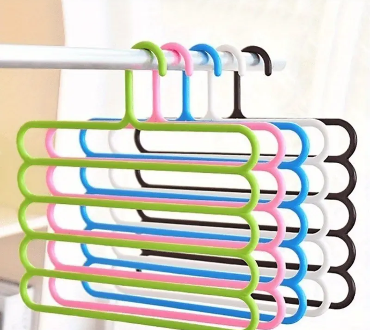 Multi layer hanger DM921